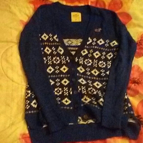 Sweater - Picture 1 of 3